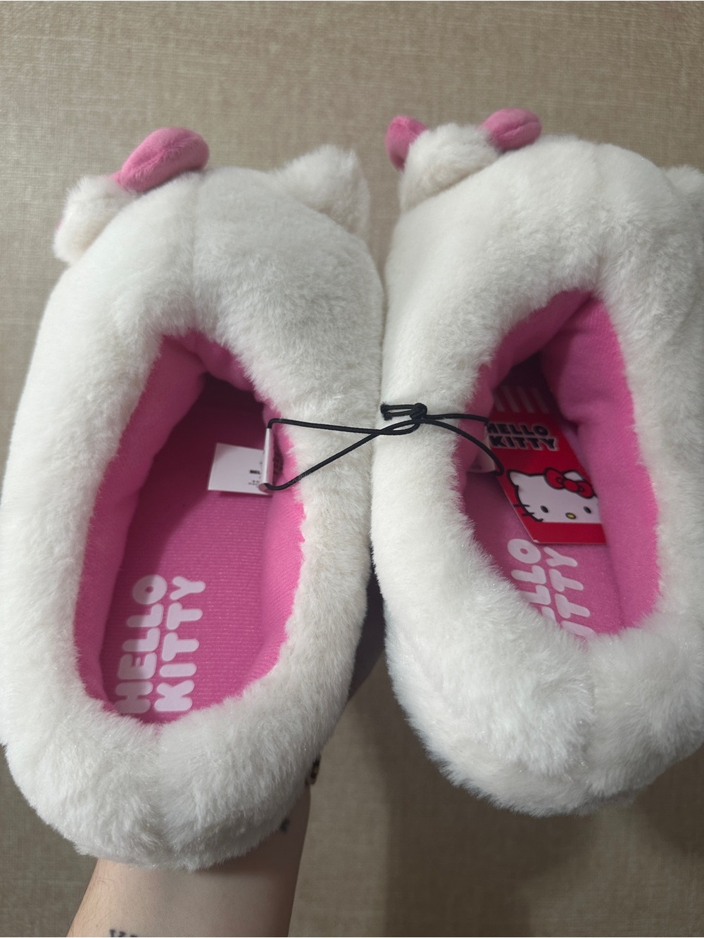 Hello Kitty Slippers - Picture 3 of 6